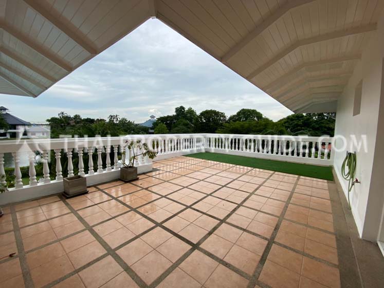 House with Private Pool in Bangnatrad 